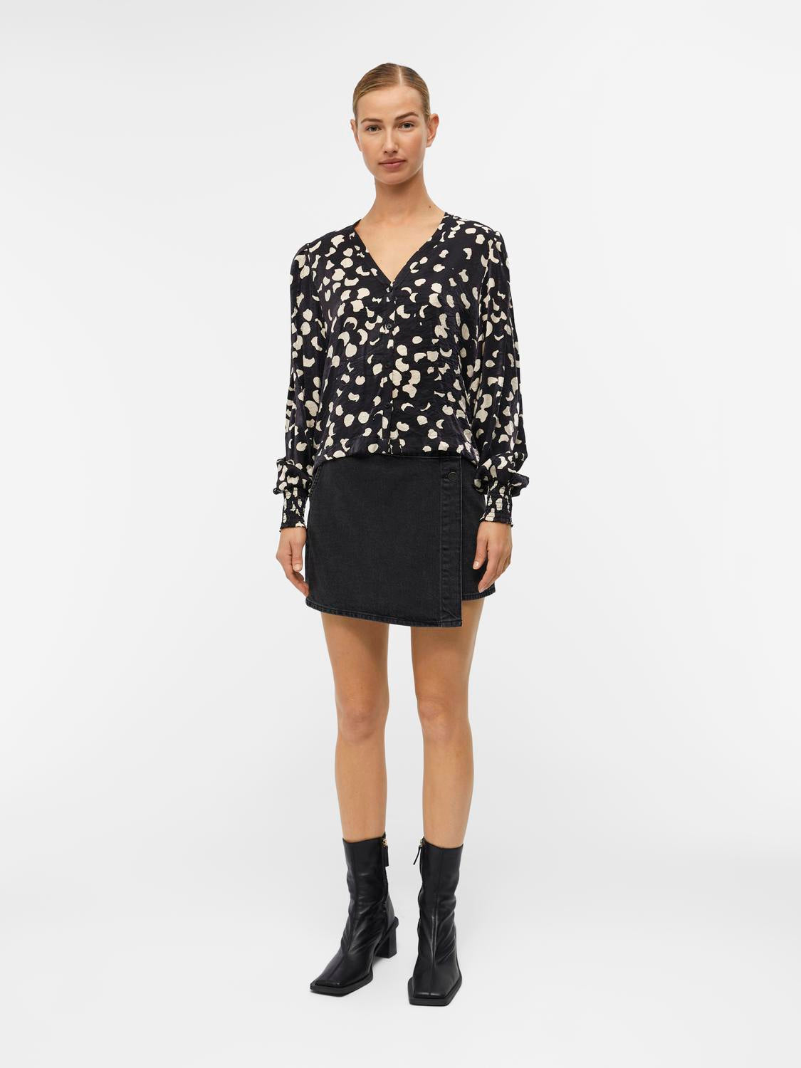 OBJOMIKA T-Shirts & Tops - Black